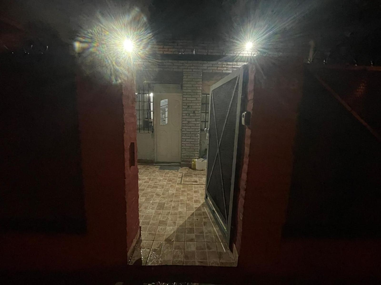 Ezeiza 2 Monoambiente Privado A 15 Minutos Del Aeropuerto Opcional Tranfer Desde Y Hacia El Aeropuerto De Ezeiza Las 24 Horas Pet Friendly Екстер'єр фото